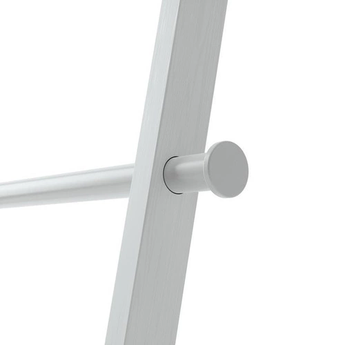 Stojanový bílý žebříkový věšák Leana moderní do předsíně nebo na ručníky Umbra