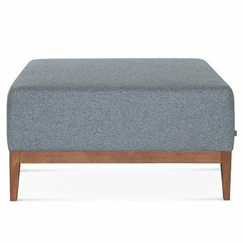Modulární čalouněný bukový taburet Snug FAMEG čtvercový do obýváku na míru 80x80 cm