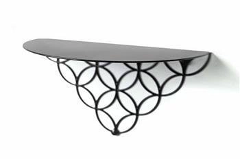 Moderní černá kovová nástěnná police na knihy 37 cm POLYHEDRA do obývacího pokoje