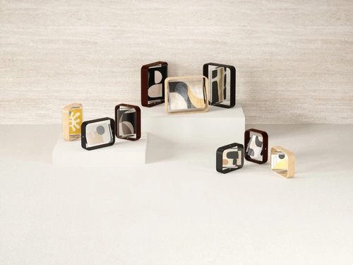 Dřevěný fotorámeček 20x25 ořechový stojací Bellwood Umbra moderní dekorativní