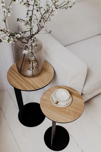 Konferenční stolek ODEN kulatý 30 cm moderní přírodní dub kovový do obýváku NORDIFRA