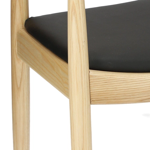 Dřevěná jídelní židle President inspirovaná Kennedy s područkami v přírodní barvě D2.DESIGN