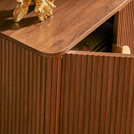 Dřevěný TV stolek Wany 140 cm japandi ořech, frézovaný, stojící do obýváku Atmosphera