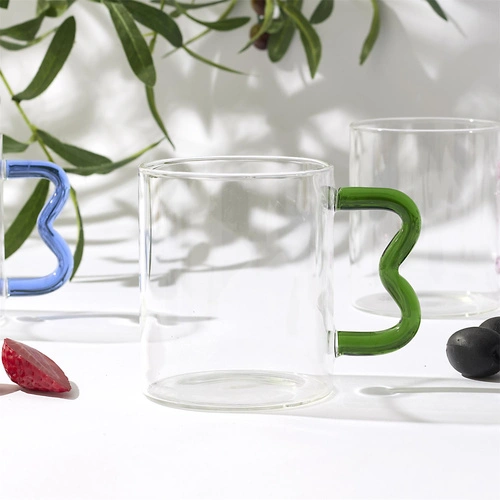 Skleněný hrnek Zig Zag Intesi 350 ml zelený hrnek na kávu