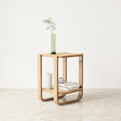 Dřevěný obdélníkový konferenční stolek s policí ve skandinávském stylu do obývacího pokoje Umbra