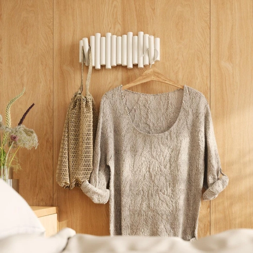 Nástěnný věšák do předsíně Umbra Picket bílý dřevěný skládací moderní 5 háčků