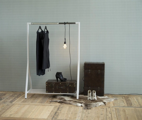 Brent bílý stojanový věšák na oblečení do předsíně s policí na boty moderní kovový