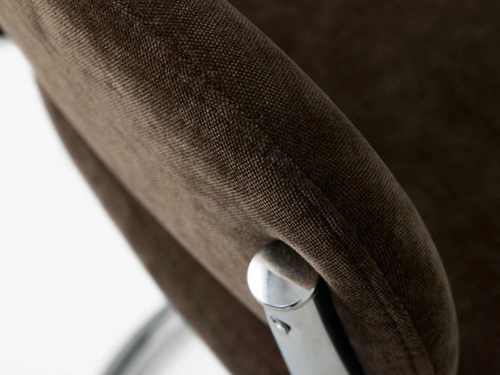 Čalouněná jídelní židle Griffin na chromovaných ližinách hnědá