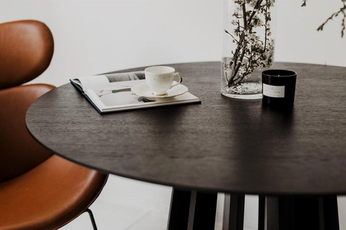 Stůl TAVLE dub černý ø 120 cm