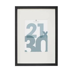 Černý závěsný fotorámeček 21x30 moderní Wood Slim MDF sklo