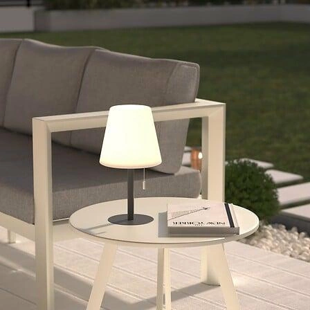 LED noční lampička Zack Atmosphera šedá, akumulátorová, moderní do ložnice a obývacího pokoje