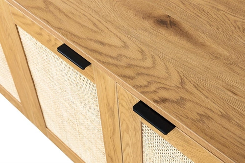 Komoda Capri 120 cm ratanová se skříňkami na černých nohách do obýváku moderní boho