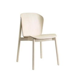 Dřevěná jídelní židle Finn SCAB Design bílá moderní stohovatelná retro