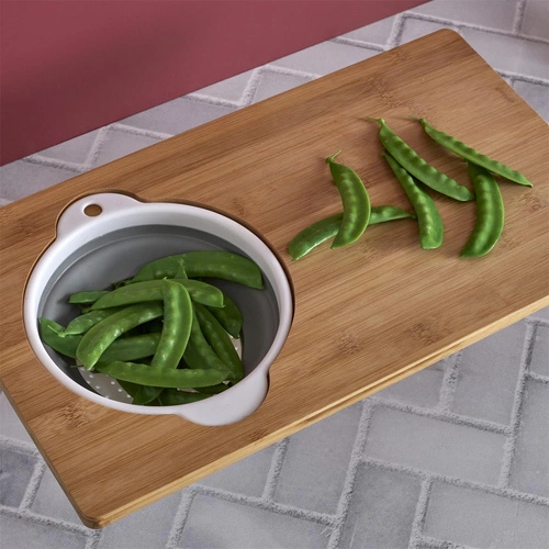 Intesi bambusové prkénko na krájení se sítkem na zeleninu a ovoce moderní 49,5x28 cm