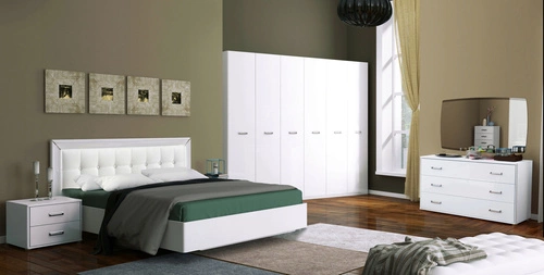 Komoda Bella bílý lesk 130 cm moderní se zásuvkami do ložnice Intesi