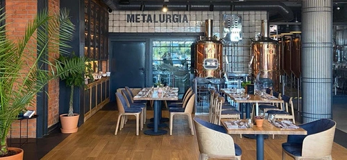 Čalouněná židle Fameg Arch na míru, buková, moderní do jídelny nebo obývacího pokoje