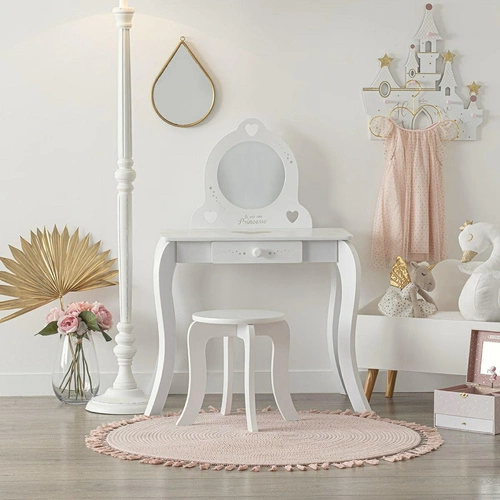 Bílý toaletní stolek s zrcadlem a stoličkou do dívčího pokoje Atmosphera glamour se zásuvkou
