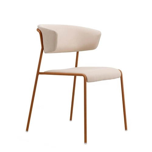 Čalouněné voděodolné oranžové křeslo Lisa na vysokých nohách do obýváku a jídelny