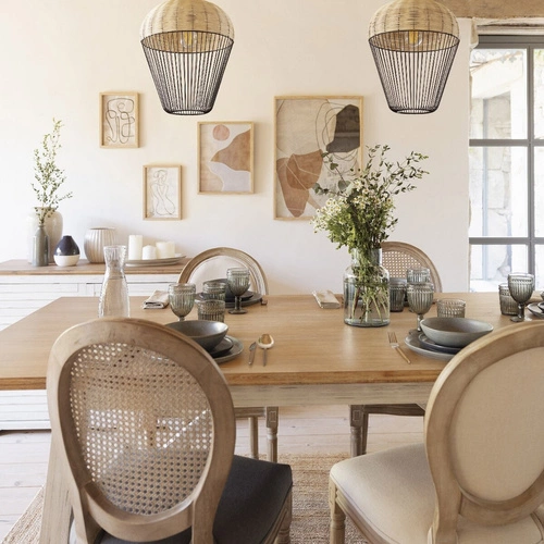 Bílá komoda Olbia 110 cm v provensálském stylu s přírodní dřevěnou deskou do obývacího pokoje Atmosphera