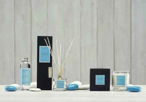 Vonná sójová svíčka Cereria Molla Santiago jasmínová dekorativní do obývacího pokoje 230g