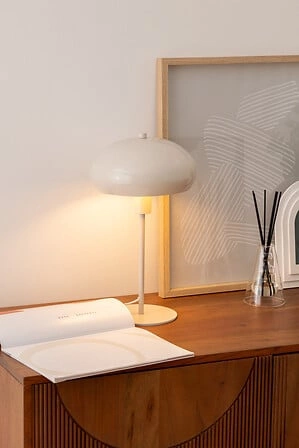 Stolní lampa Savio bílá moderní do ložnice a obýváku Atmosphera kovová 38 cm