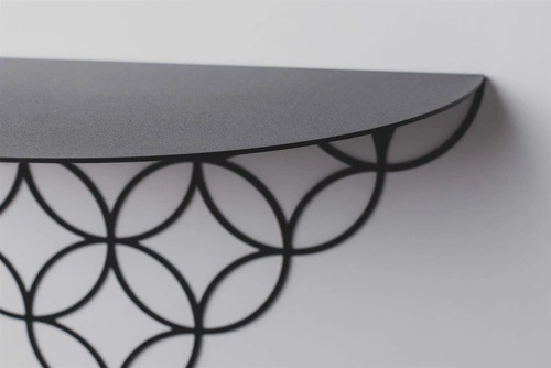 Moderní černá kovová nástěnná police na knihy 37 cm POLYHEDRA do obývacího pokoje