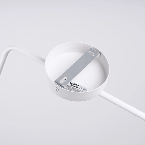 Moderní bílá nástěnná lampa NOX z kovu do ložnice a obývacího pokoje SOLLUX LIGHTING 61 cm