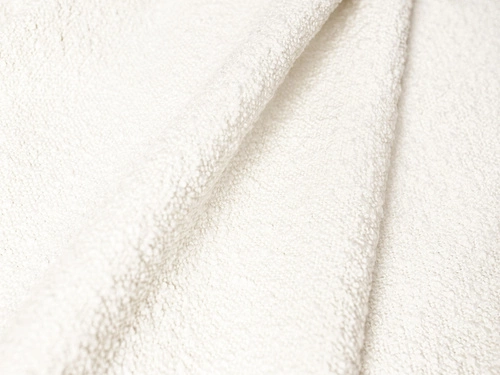 Relaxační křeslo Jodie Beige Boucle do obýváku moderní béžové boucle s opěrkami